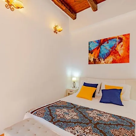 Dina Apartamento
